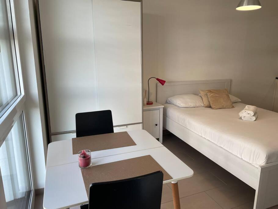 Prilly Joli Studio Confortable ! מראה חיצוני תמונה
